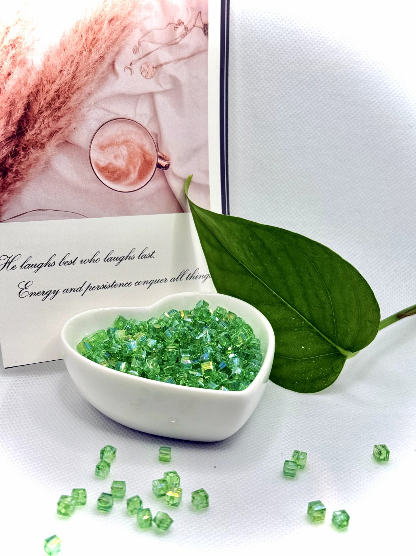 A01透き通った四角い玉