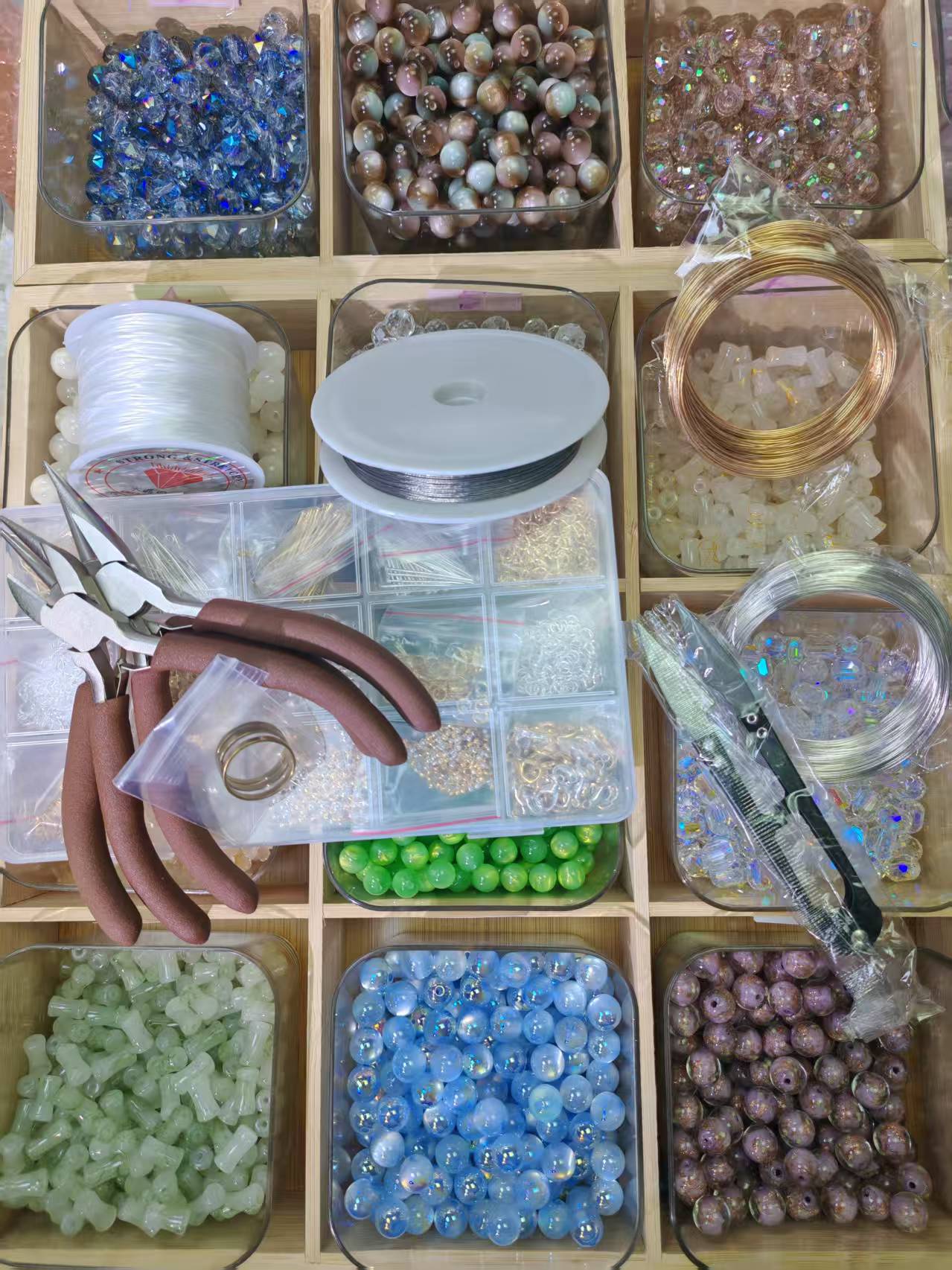 PG01 7,000円相当の パーツやキットが ぎゅぎゅっと詰まった福袋